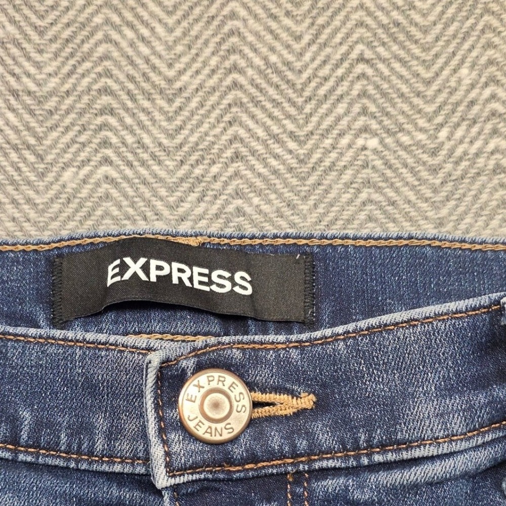 Express Girlfriend High Rise Distressed Ripped Skinny Jeans Medium Wash Size 8 - Picture 3 of 9